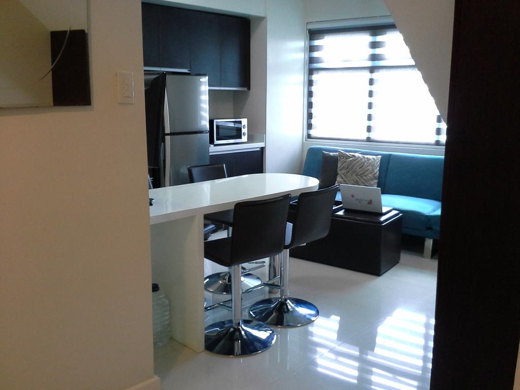 Eton Parkview Apartment Makati City Exterior photo