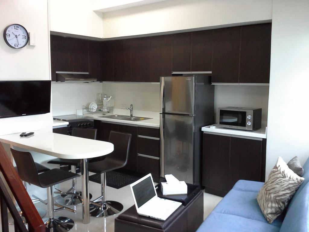 Eton Parkview Apartment Makati City Exterior photo