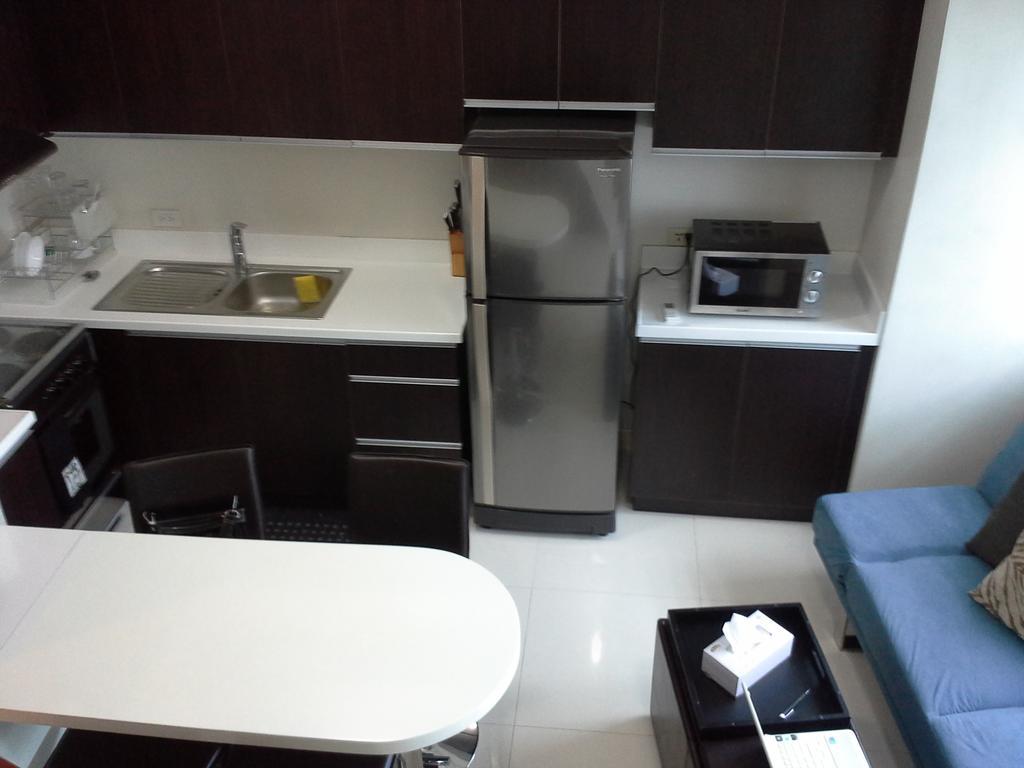 Eton Parkview Apartment Makati City Exterior photo