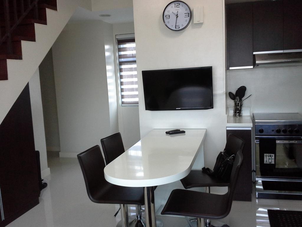 Eton Parkview Apartment Makati City Exterior photo