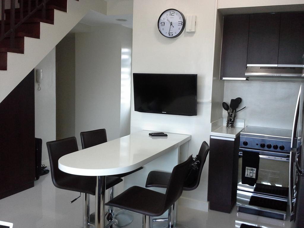 Eton Parkview Apartment Makati City Exterior photo