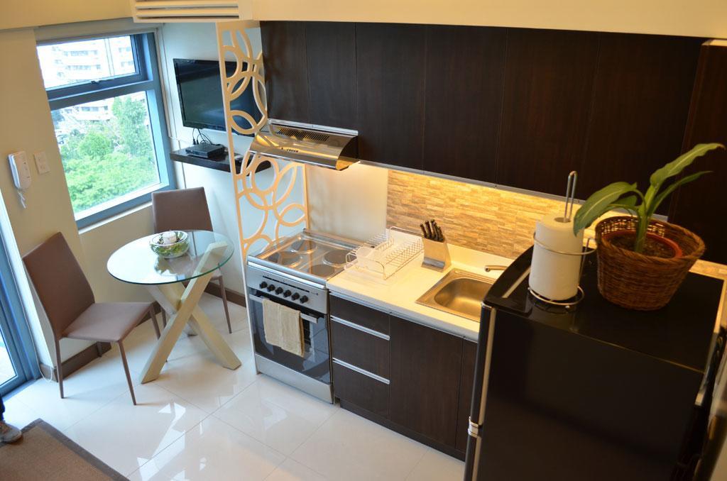 Eton Parkview Apartment Makati City Exterior photo