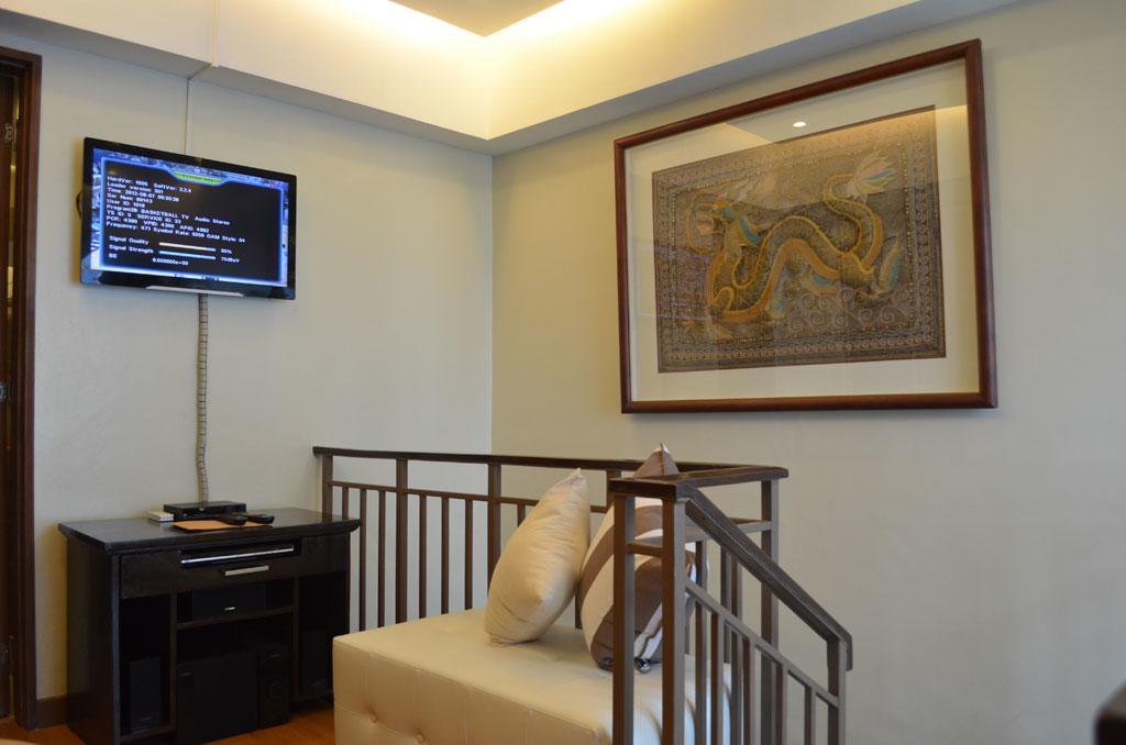 Eton Parkview Apartment Makati City Exterior photo