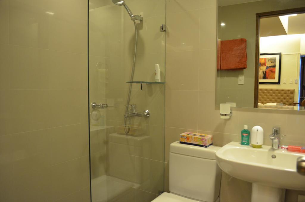 Eton Parkview Apartment Makati City Exterior photo