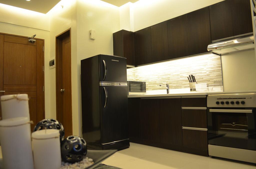 Eton Parkview Apartment Makati City Exterior photo