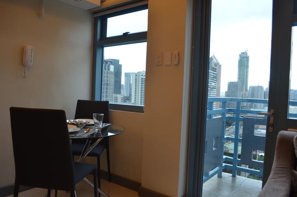 Eton Parkview Apartment Makati City Exterior photo